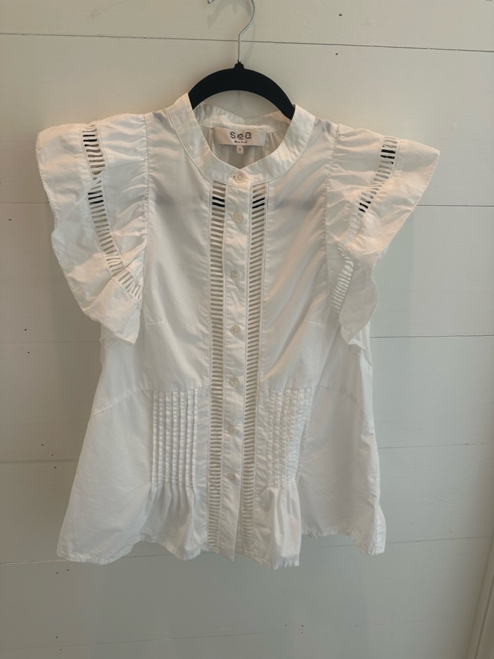 Sea New York White Button-Front Flutter Sleeve Blouse